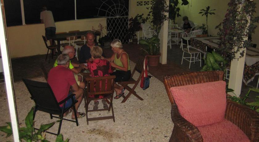 Le Cactus Guesthouse Terre Rouge  Ngoại thất bức ảnh